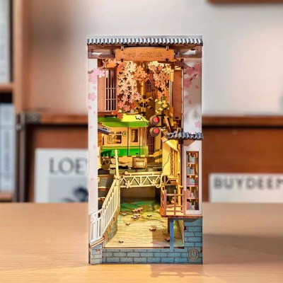 Robotime Constructor din lemn "Sakura - Densya"